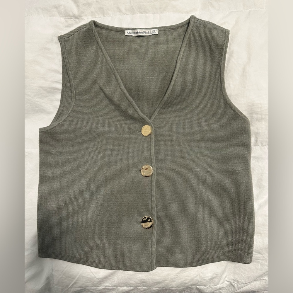 Abercrombie & Fitch women vest
